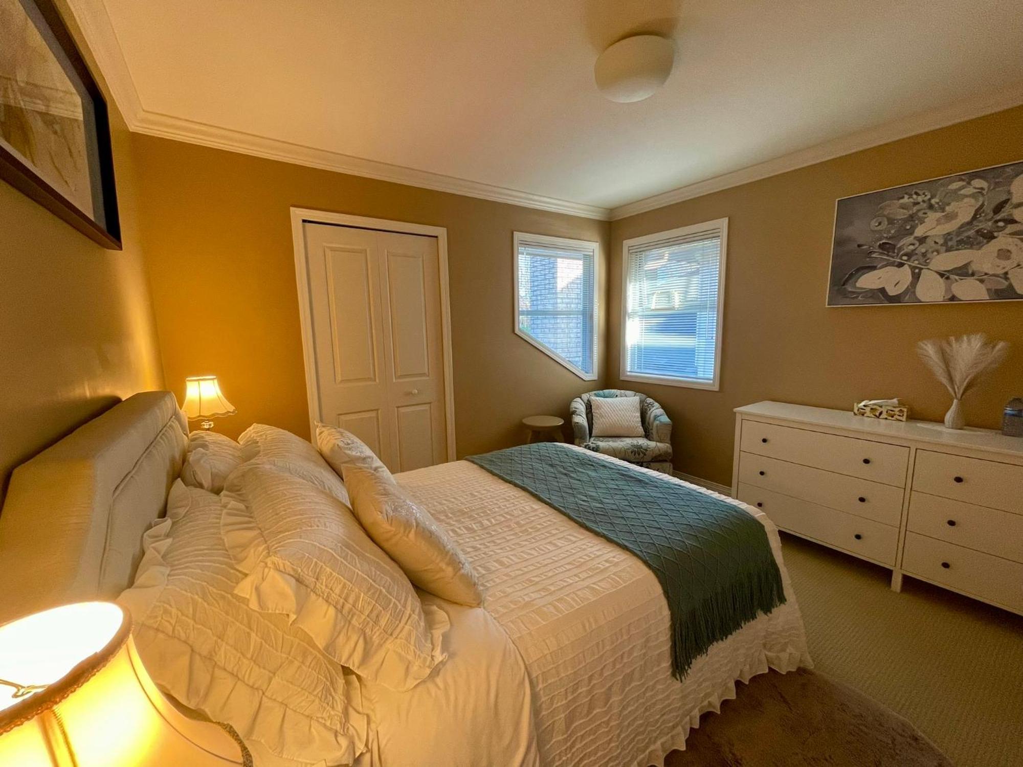 Terra Nova - Private Property Richmond Bagian luar foto